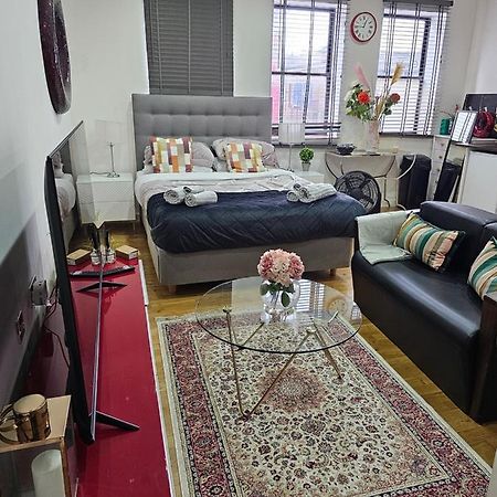 Empire Studio Apartment Бедфорд Екстериор снимка