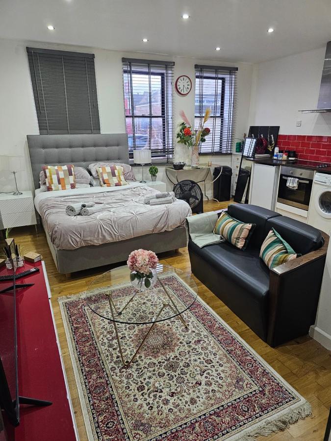 Empire Studio Apartment Бедфорд Екстериор снимка